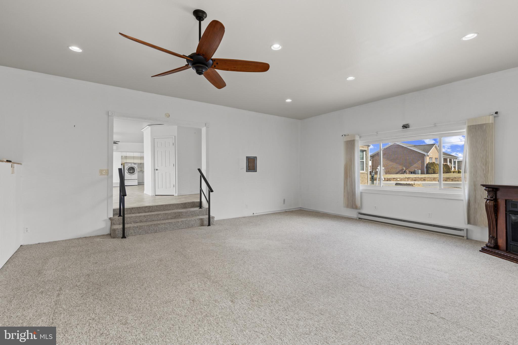 DELK MANOR - Residential