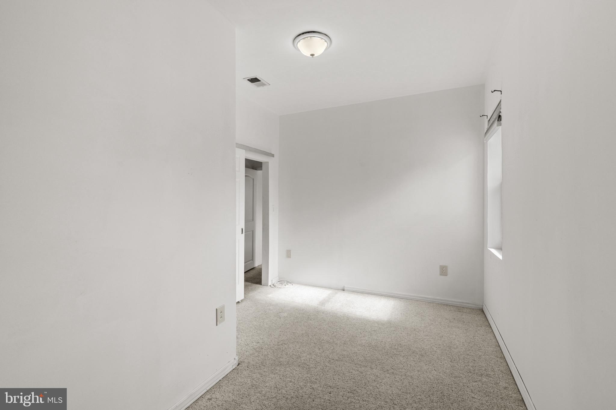 DELK MANOR - Residential