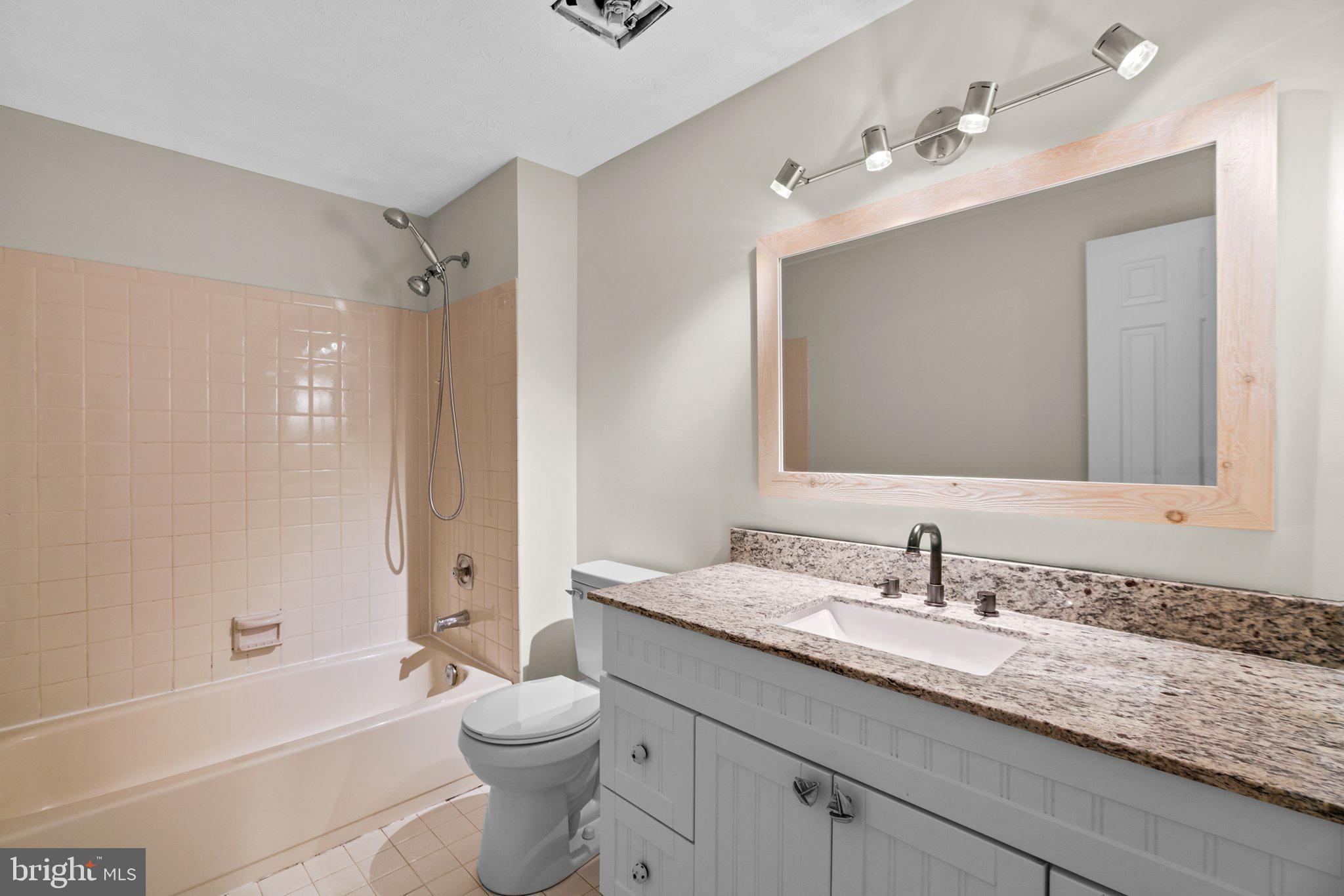 CREIGHTON'S RUN - Residential