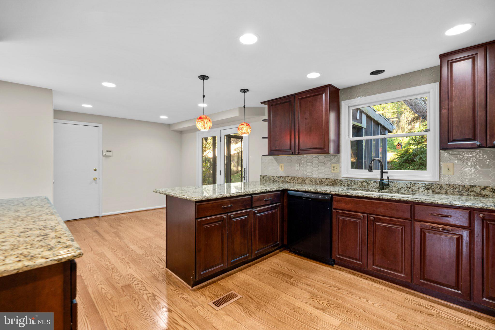 CREIGHTON'S RUN - Residential