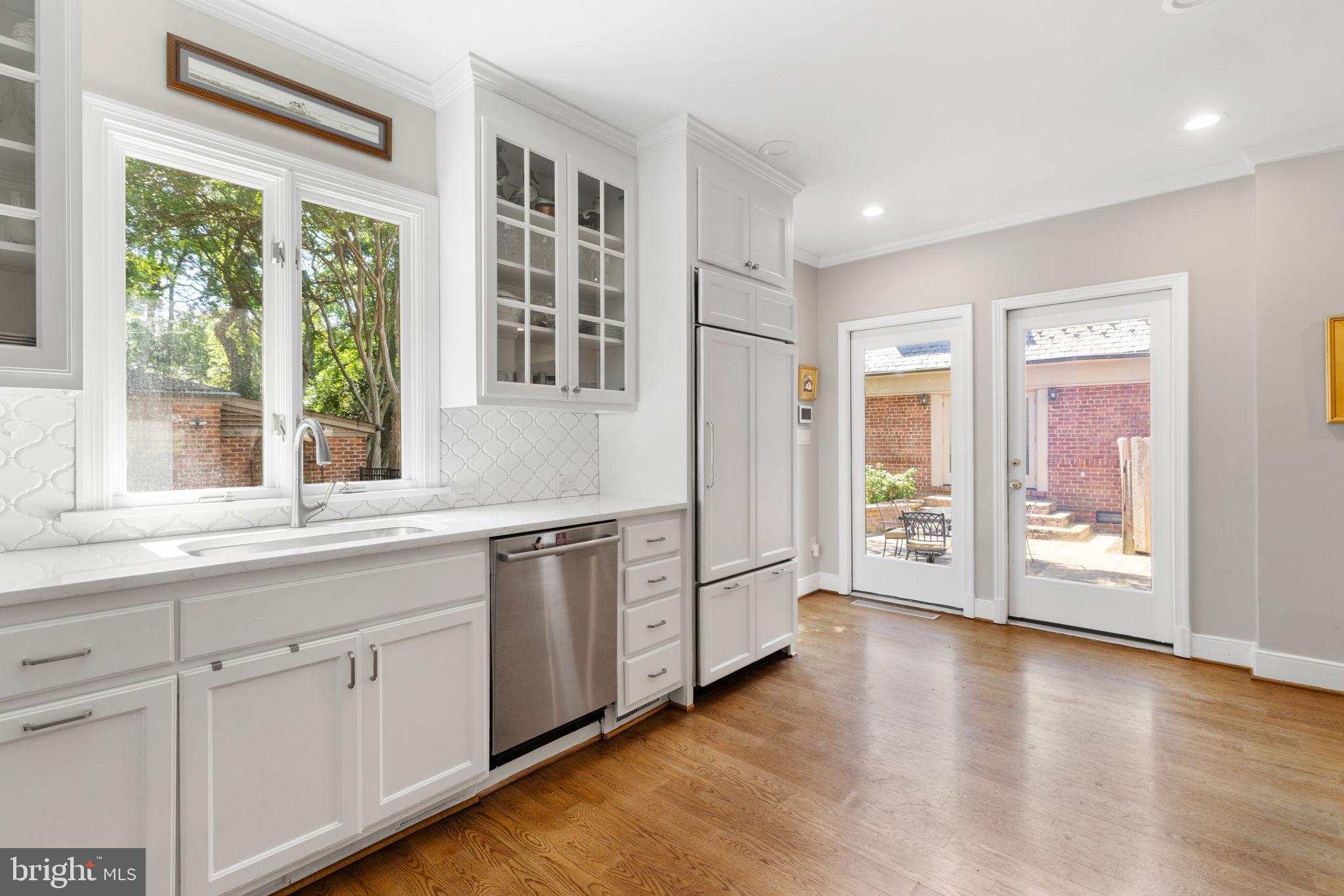 STONEWALL COURT - Residential