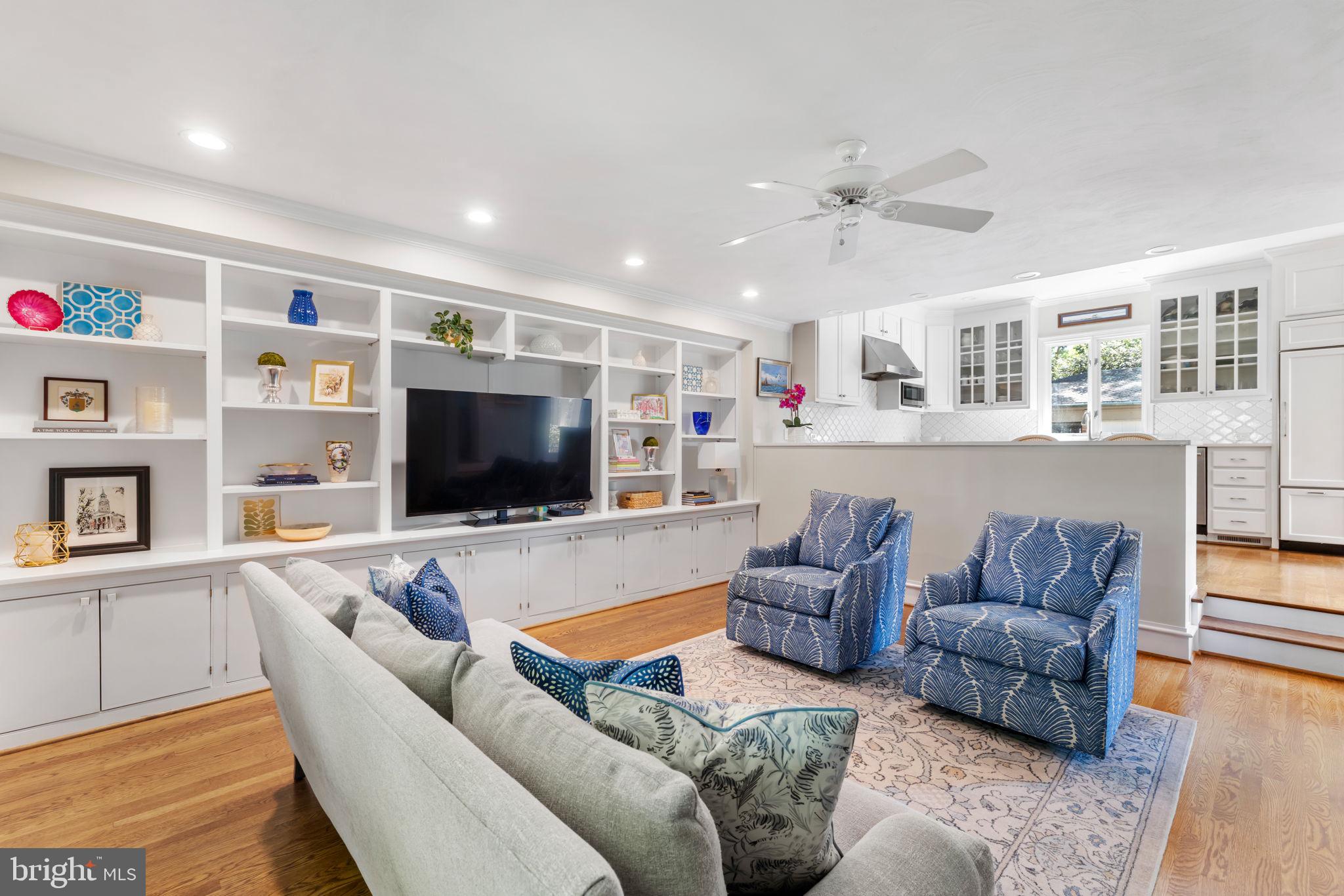 STONEWALL COURT - Residential