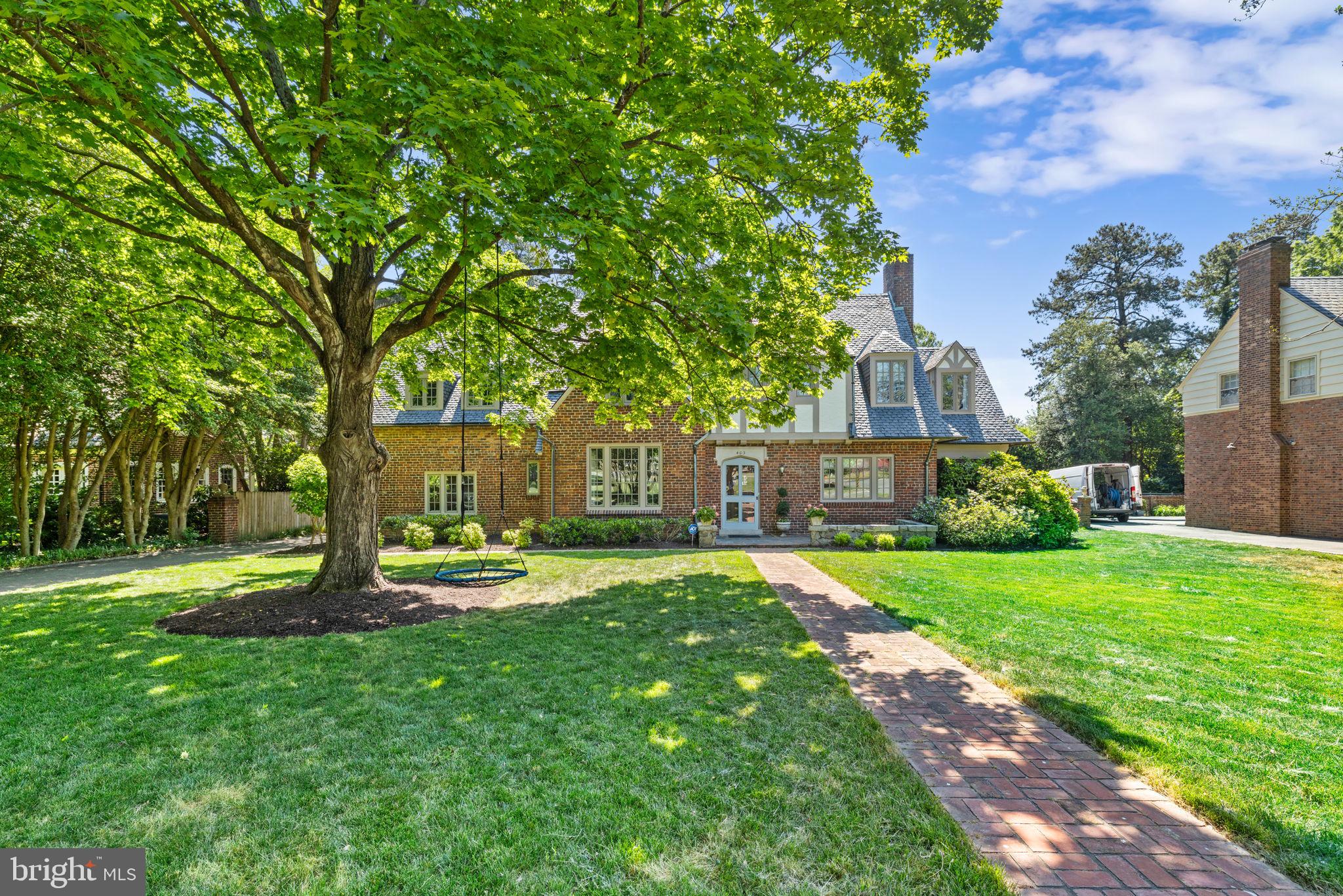 STONEWALL COURT - Residential