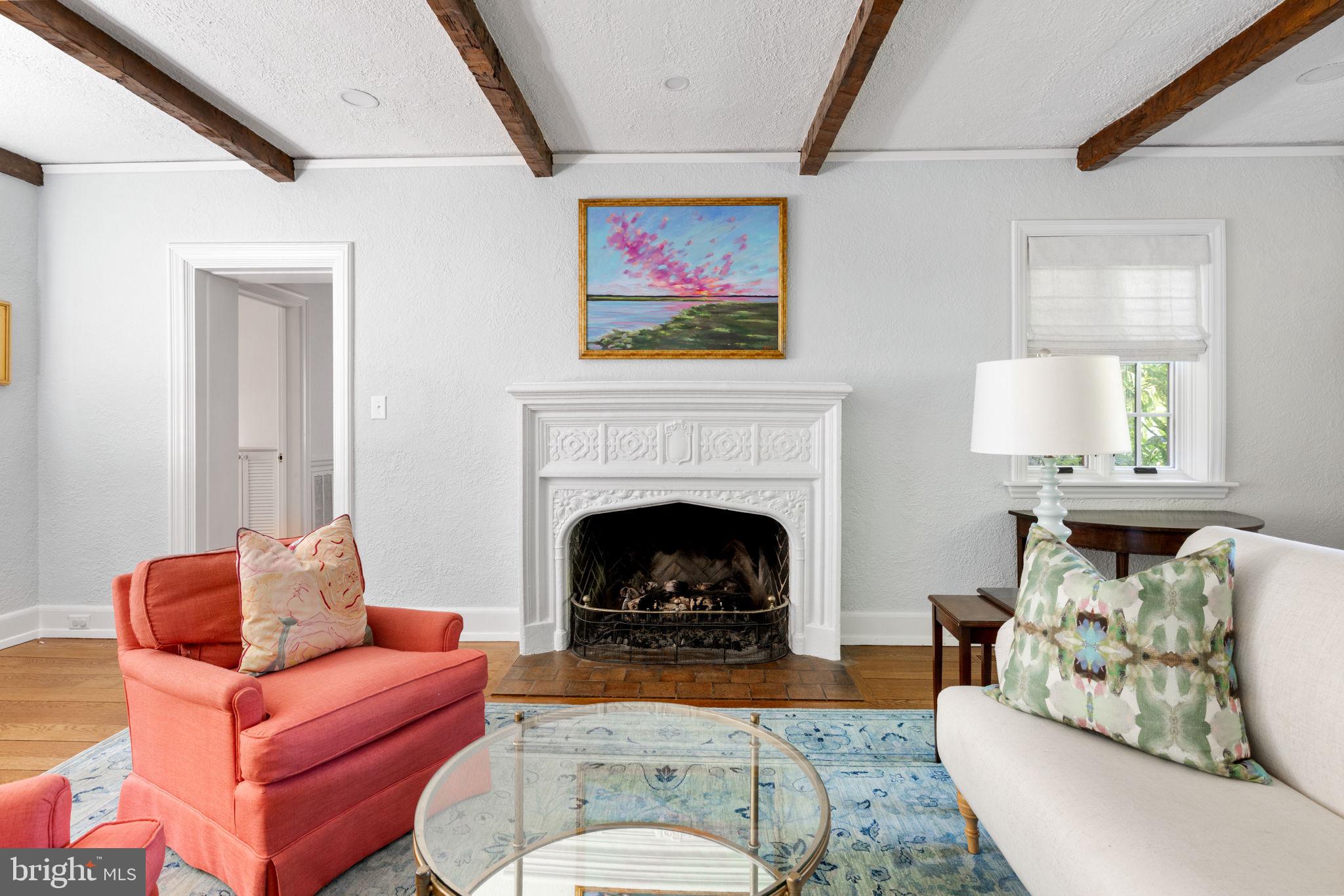 STONEWALL COURT - Residential