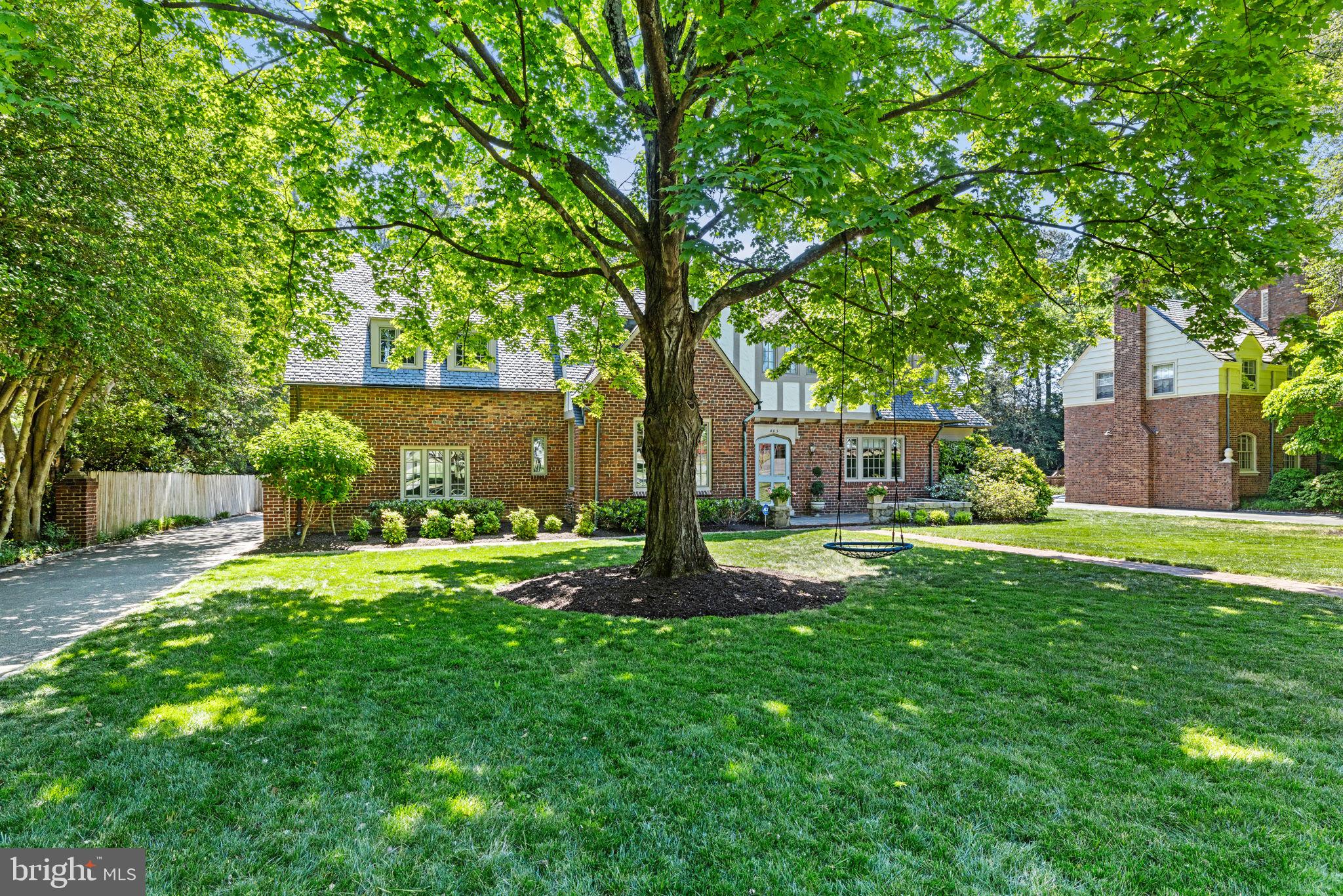 STONEWALL COURT - Residential