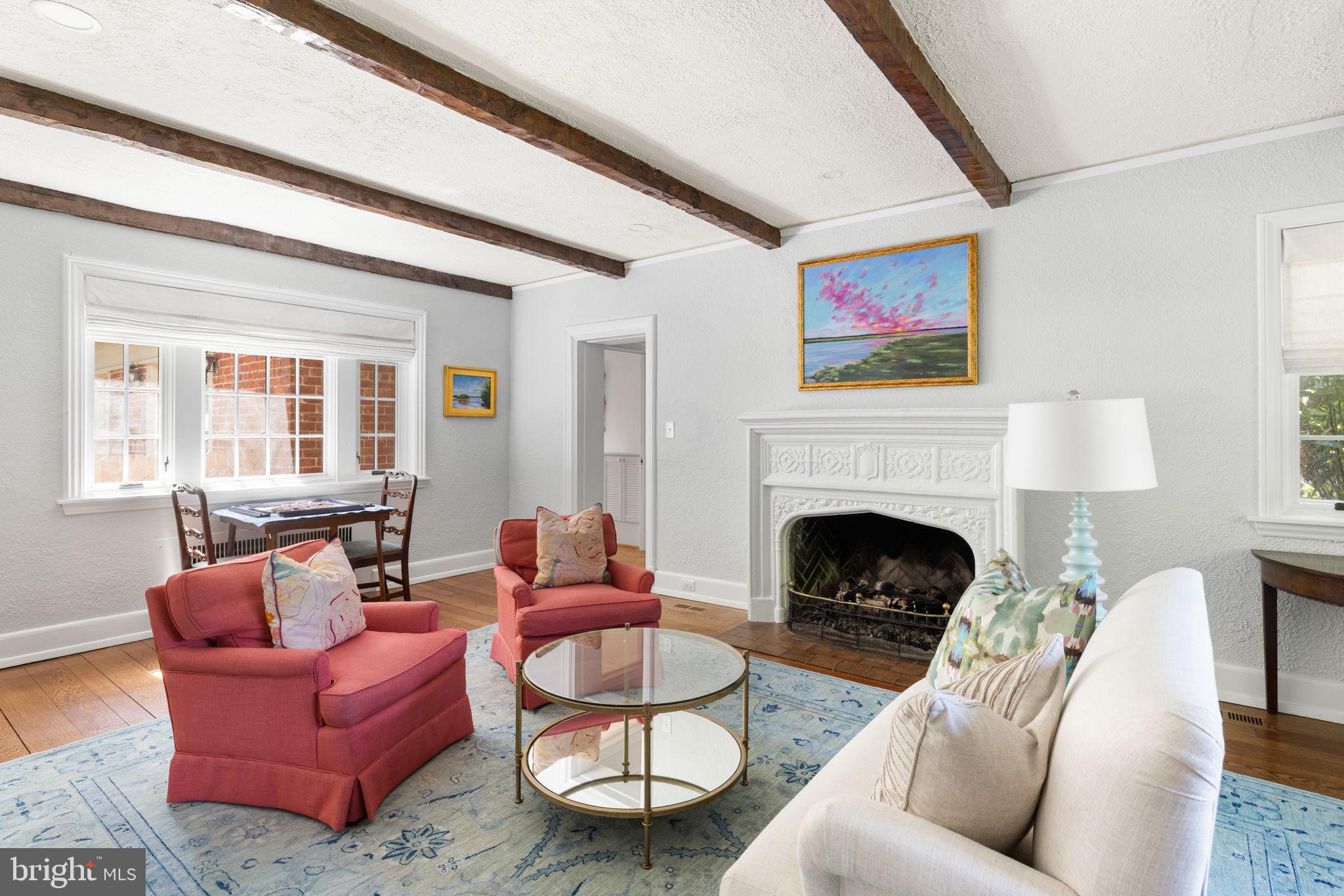 STONEWALL COURT - Residential