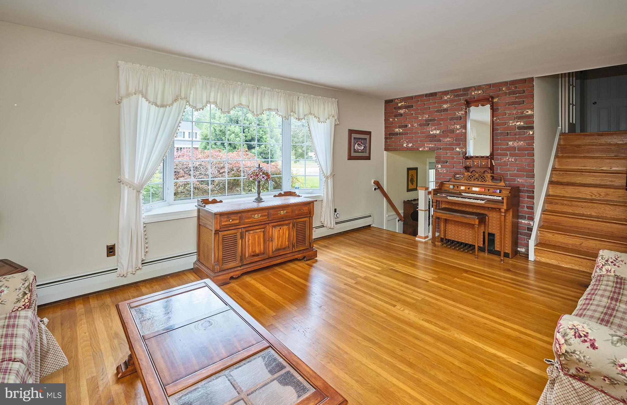 LONG LANE FARMS - Residential