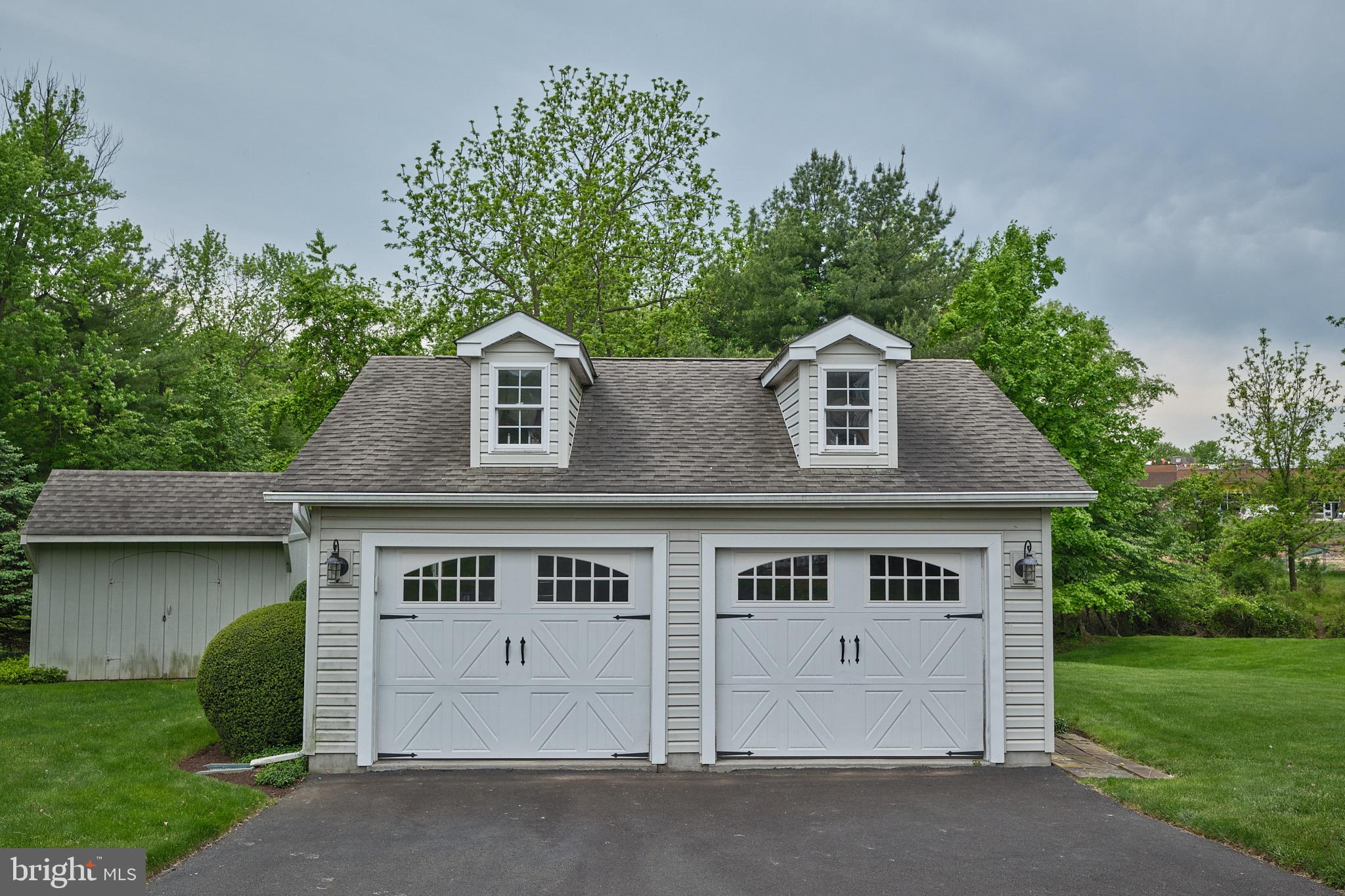 LONG LANE FARMS - Residential