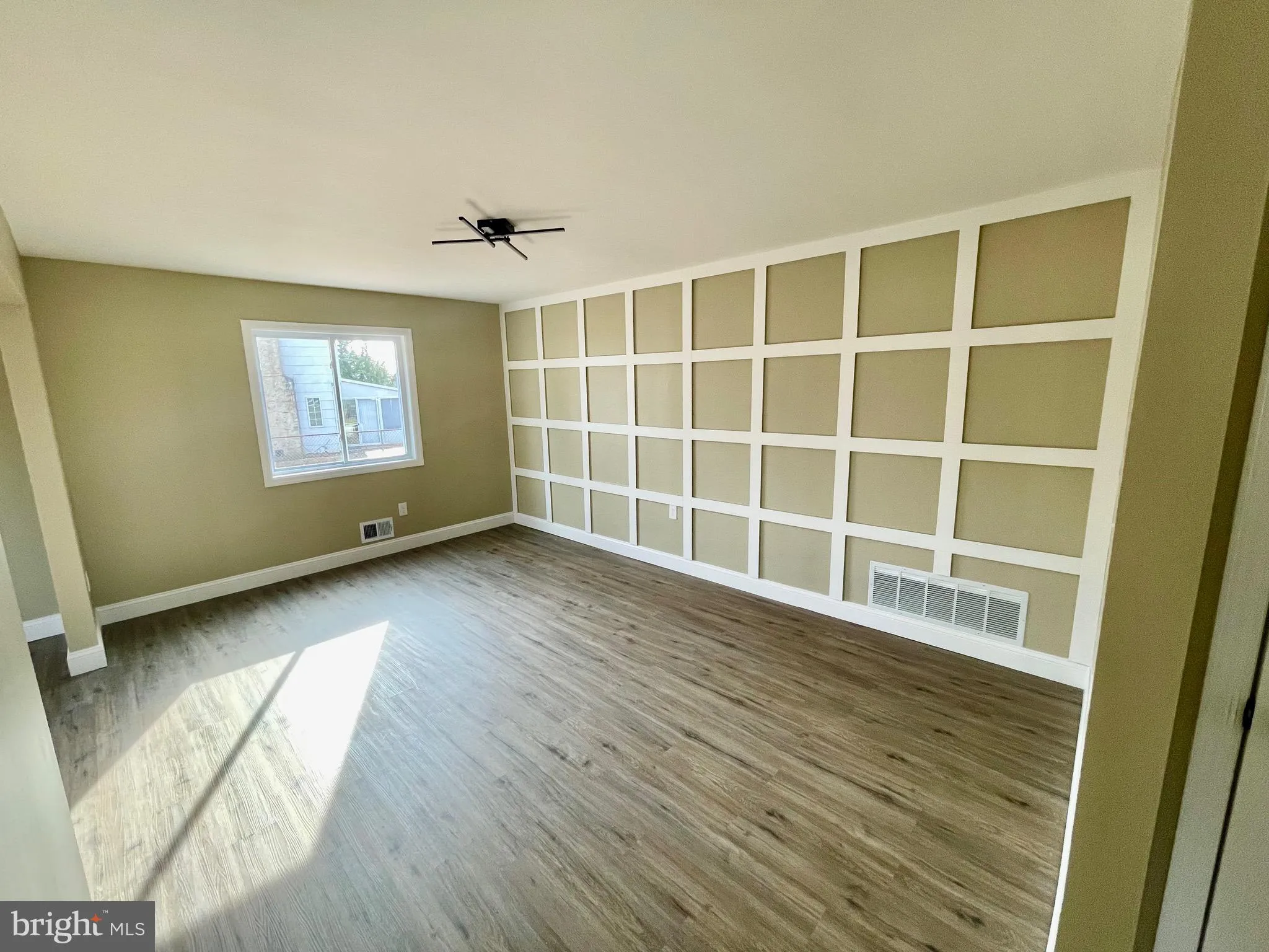 Hamilton, New Jersey 08619, United States, 3 Bedrooms Bedrooms, ,2 BathroomsBathrooms,Residential,Contingent,88112