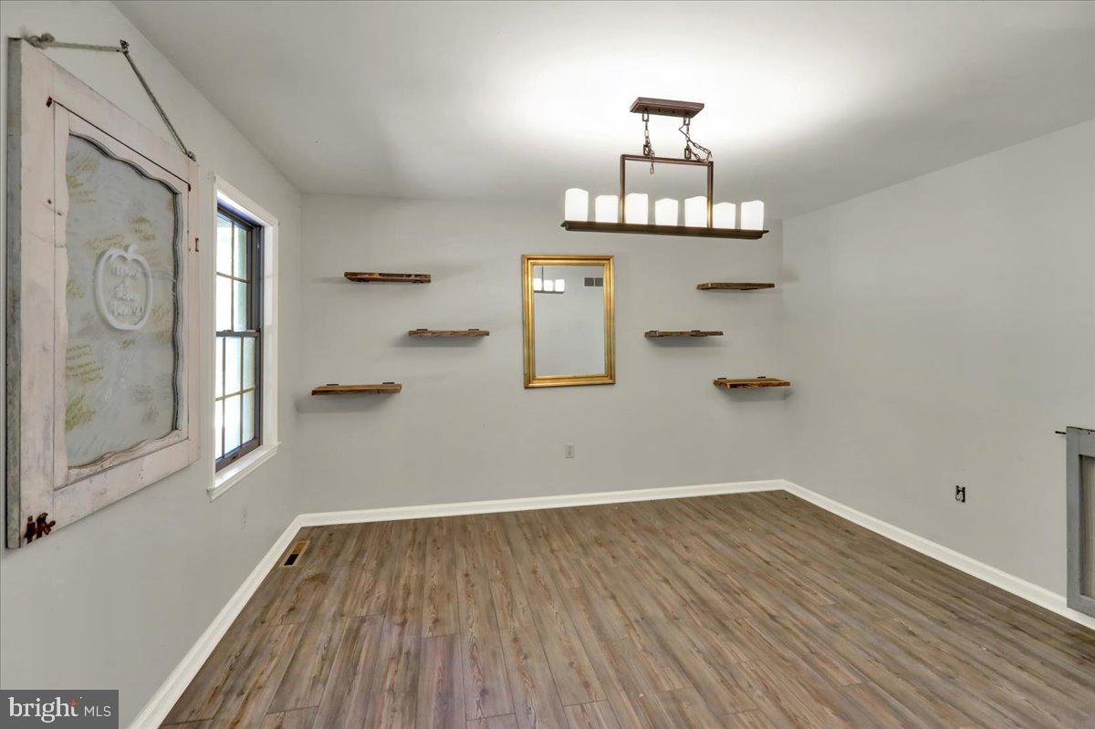 MOUNTAINEER VILLAG - Residential