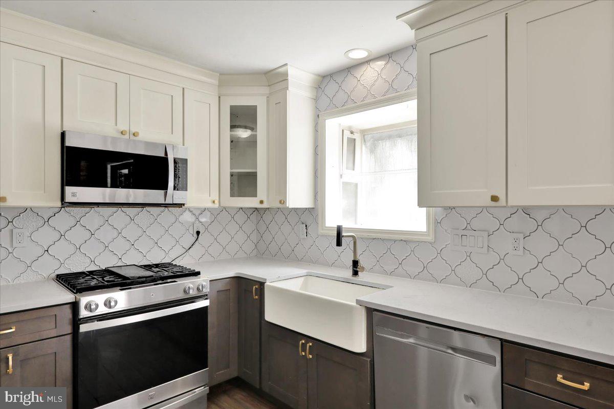 MOUNTAINEER VILLAG - Residential