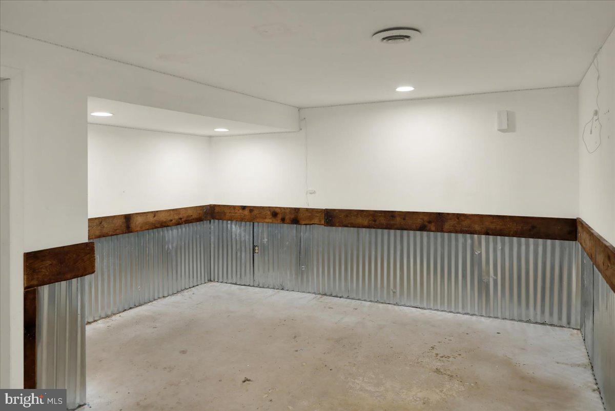 MOUNTAINEER VILLAG - Residential