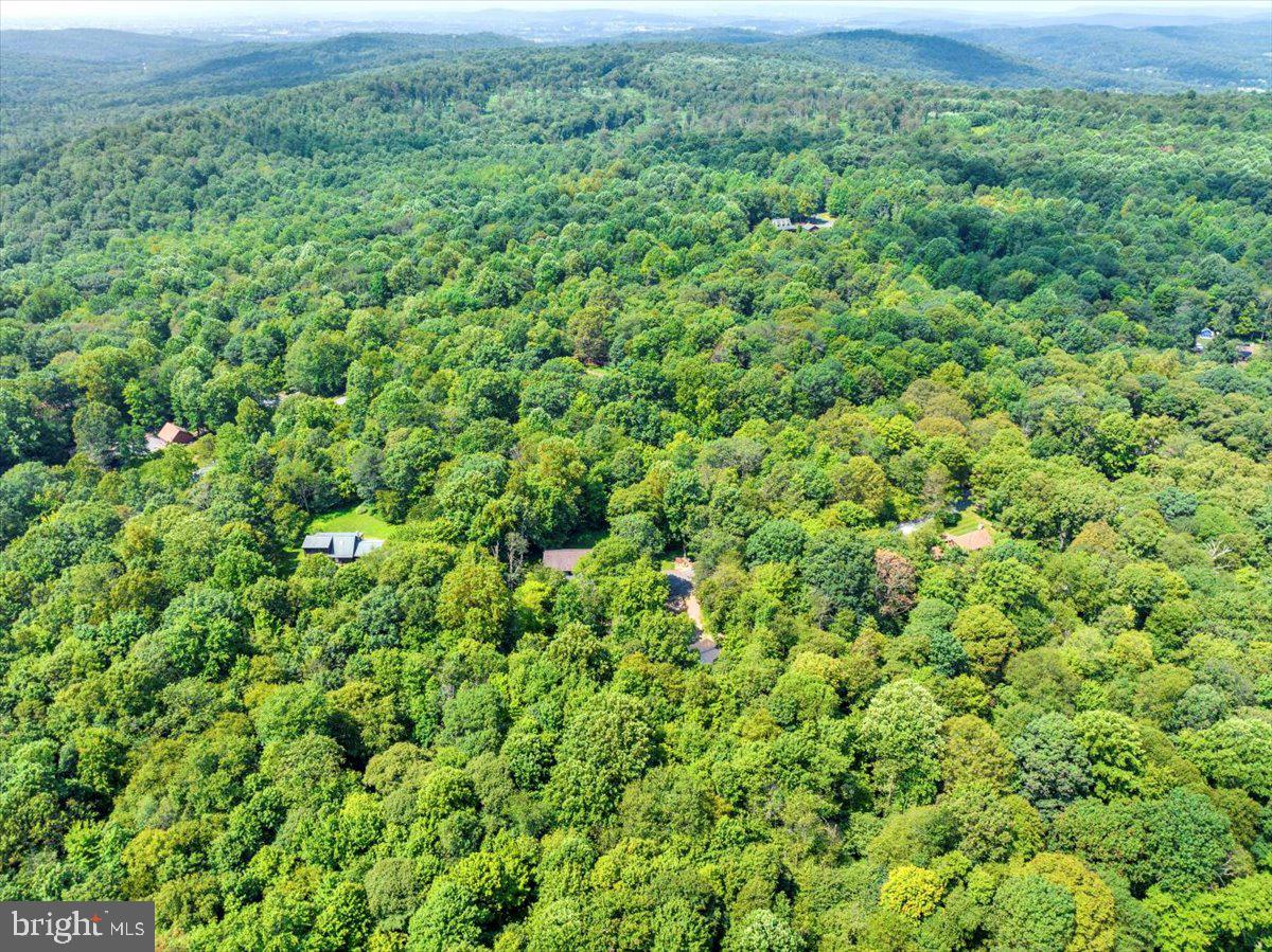 MOUNTAINEER VILLAG - Residential