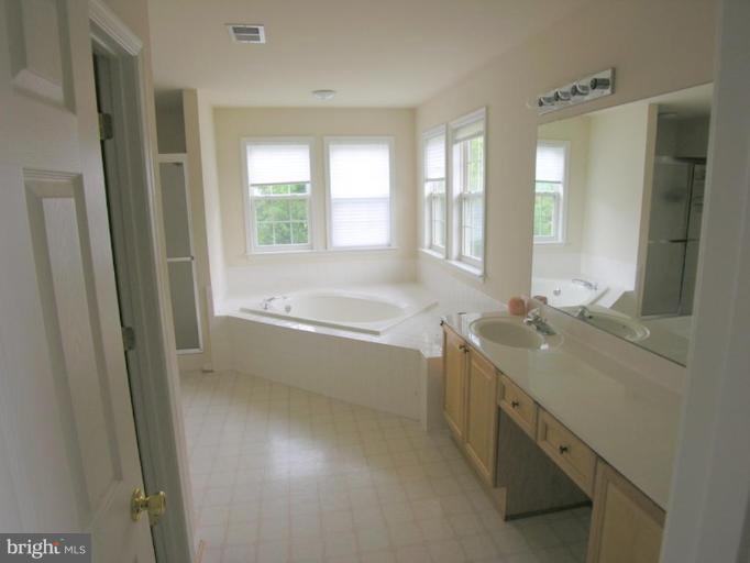 MEADOW BROOK - Residential