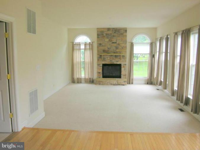 MEADOW BROOK - Residential