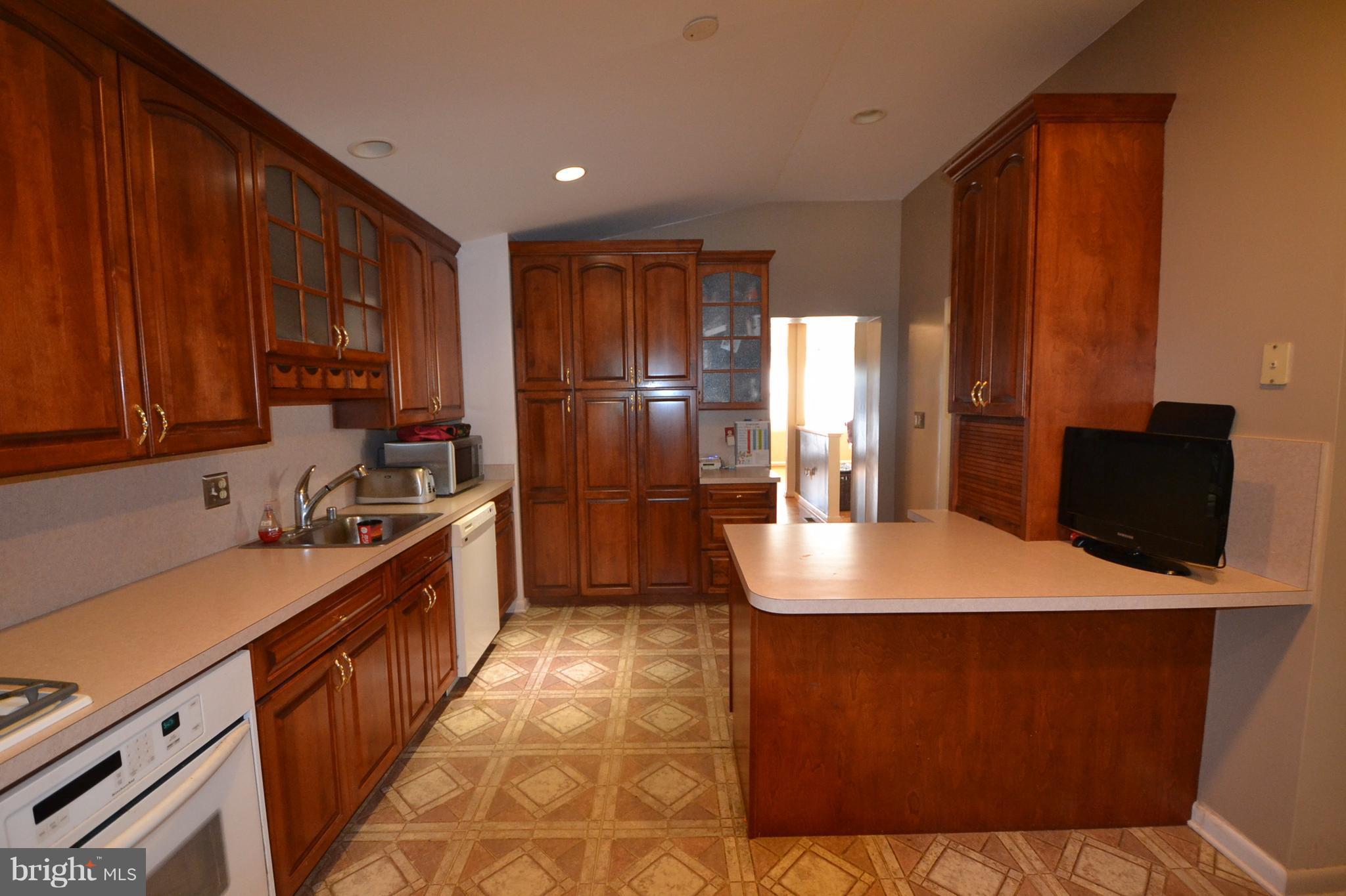 MEADOWOOD - Residential