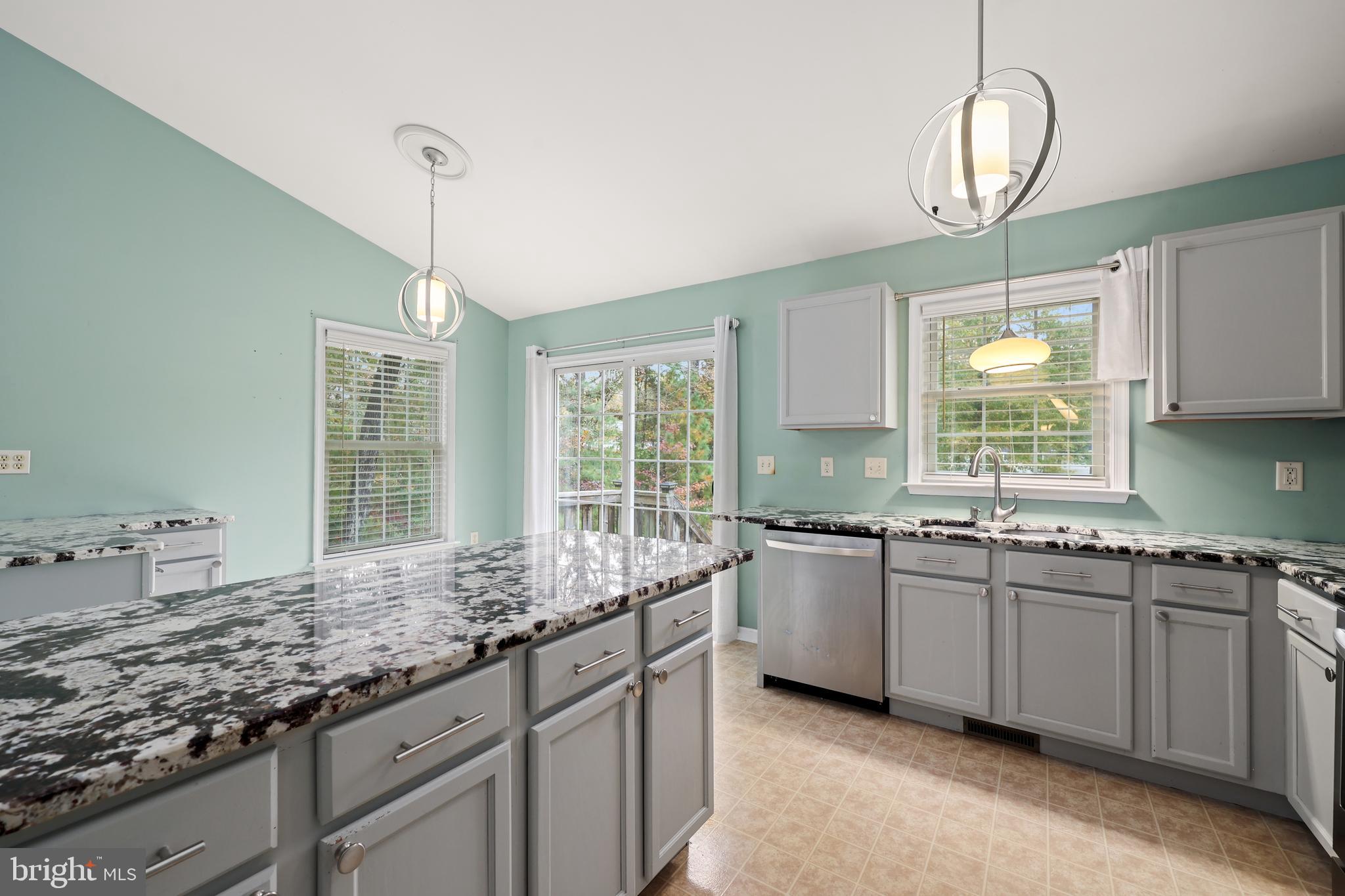 LAKE LAND OR - Residential