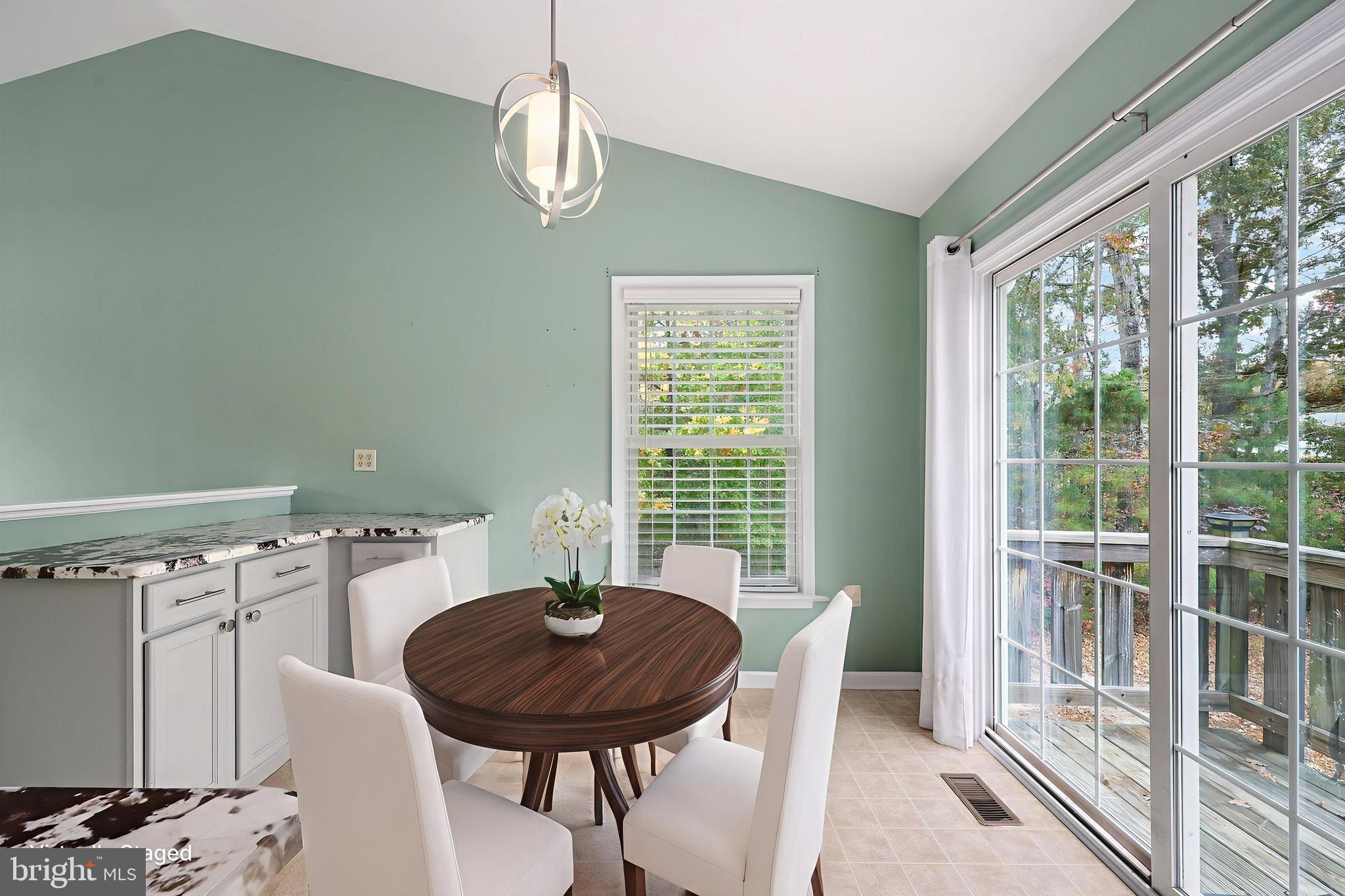 LAKE LAND OR - Residential