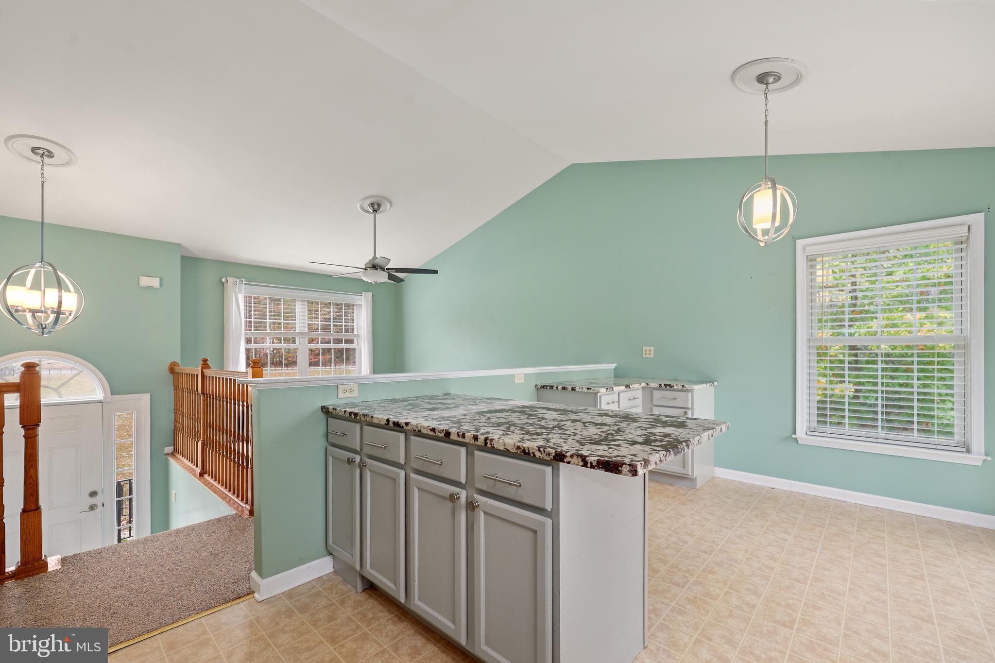 LAKE LAND OR - Residential