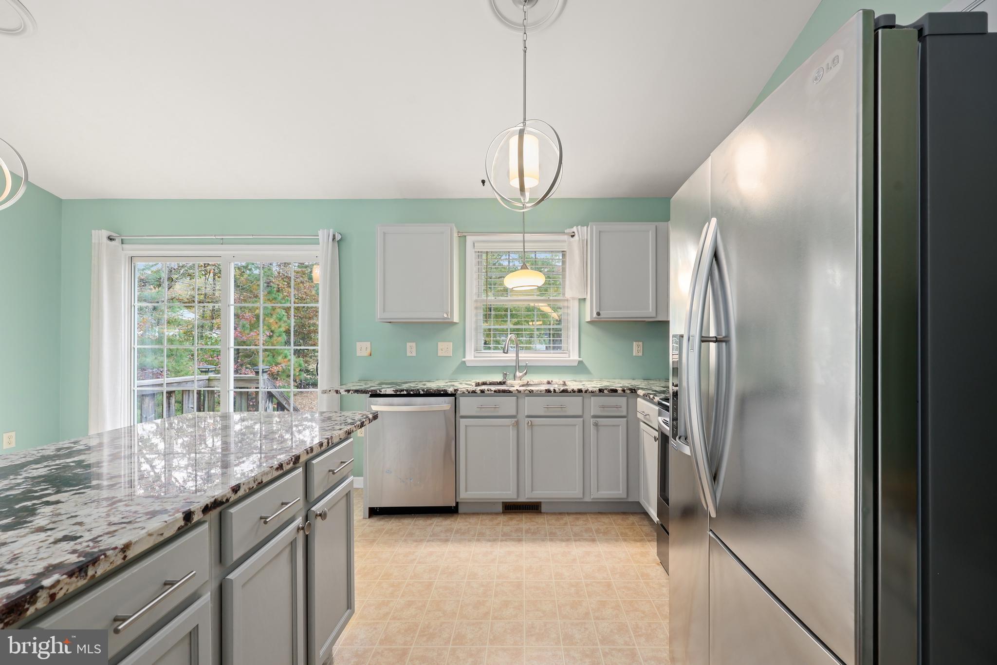 LAKE LAND OR - Residential