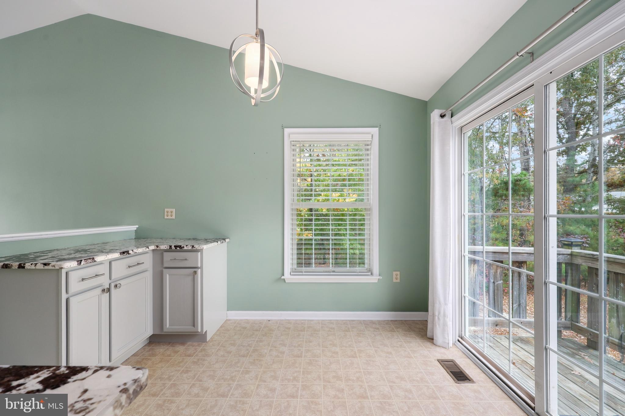 LAKE LAND OR - Residential