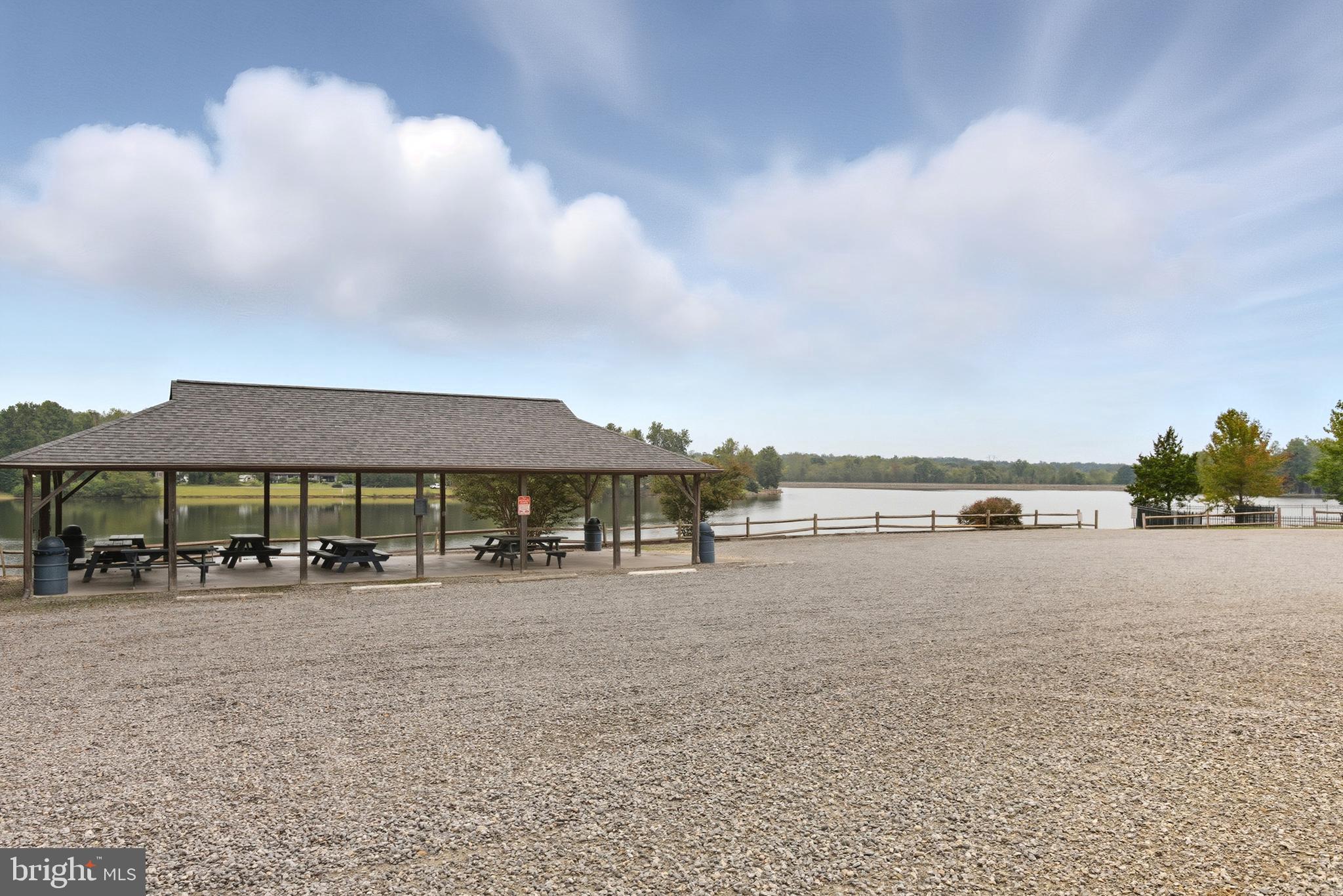 LAKE LAND OR - Residential