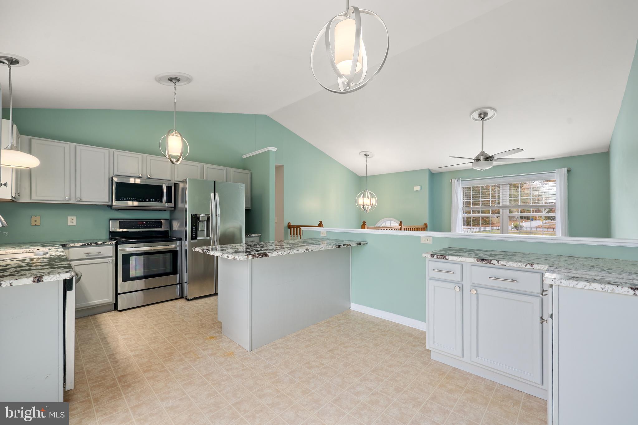 LAKE LAND OR - Residential