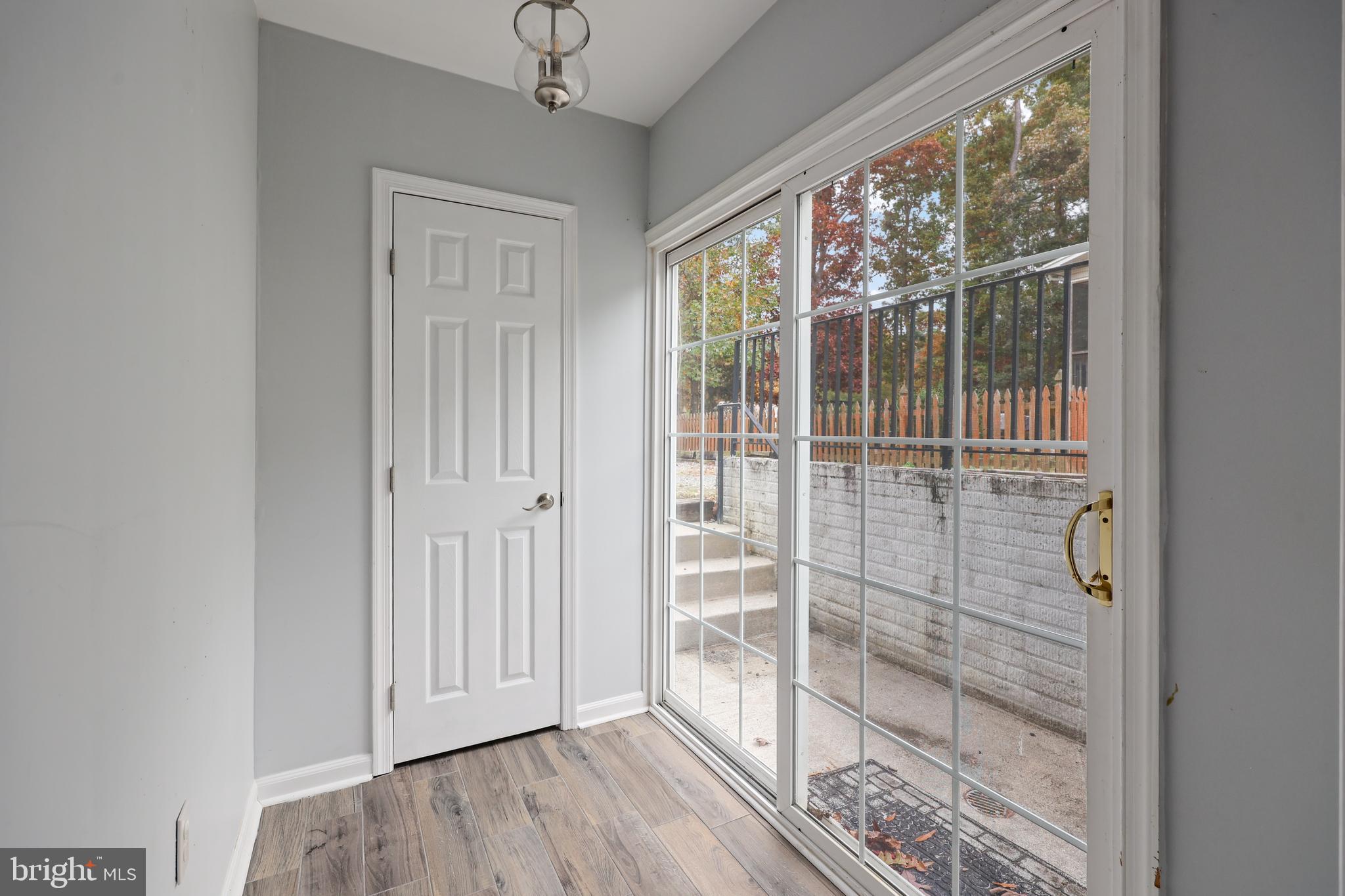 LAKE LAND OR - Residential