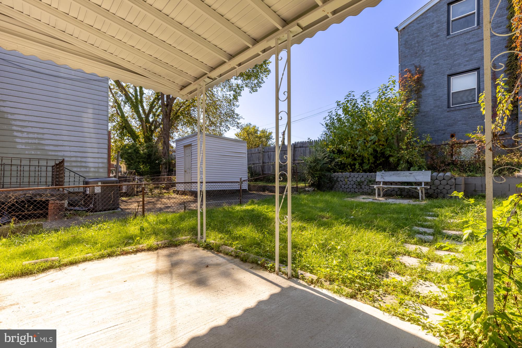 24 55TH STREET NE