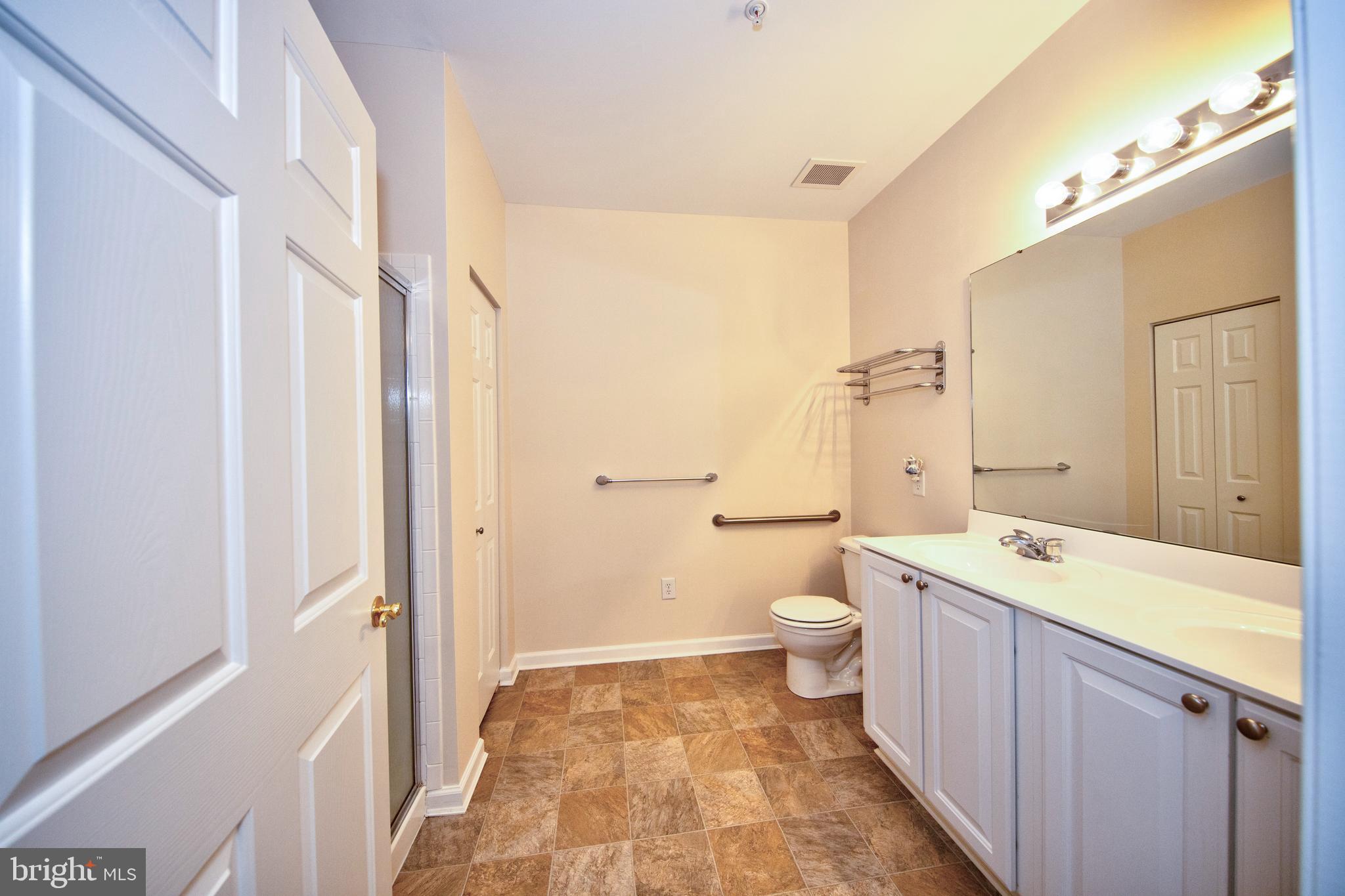 KINGS CROSSING POINT - Residential