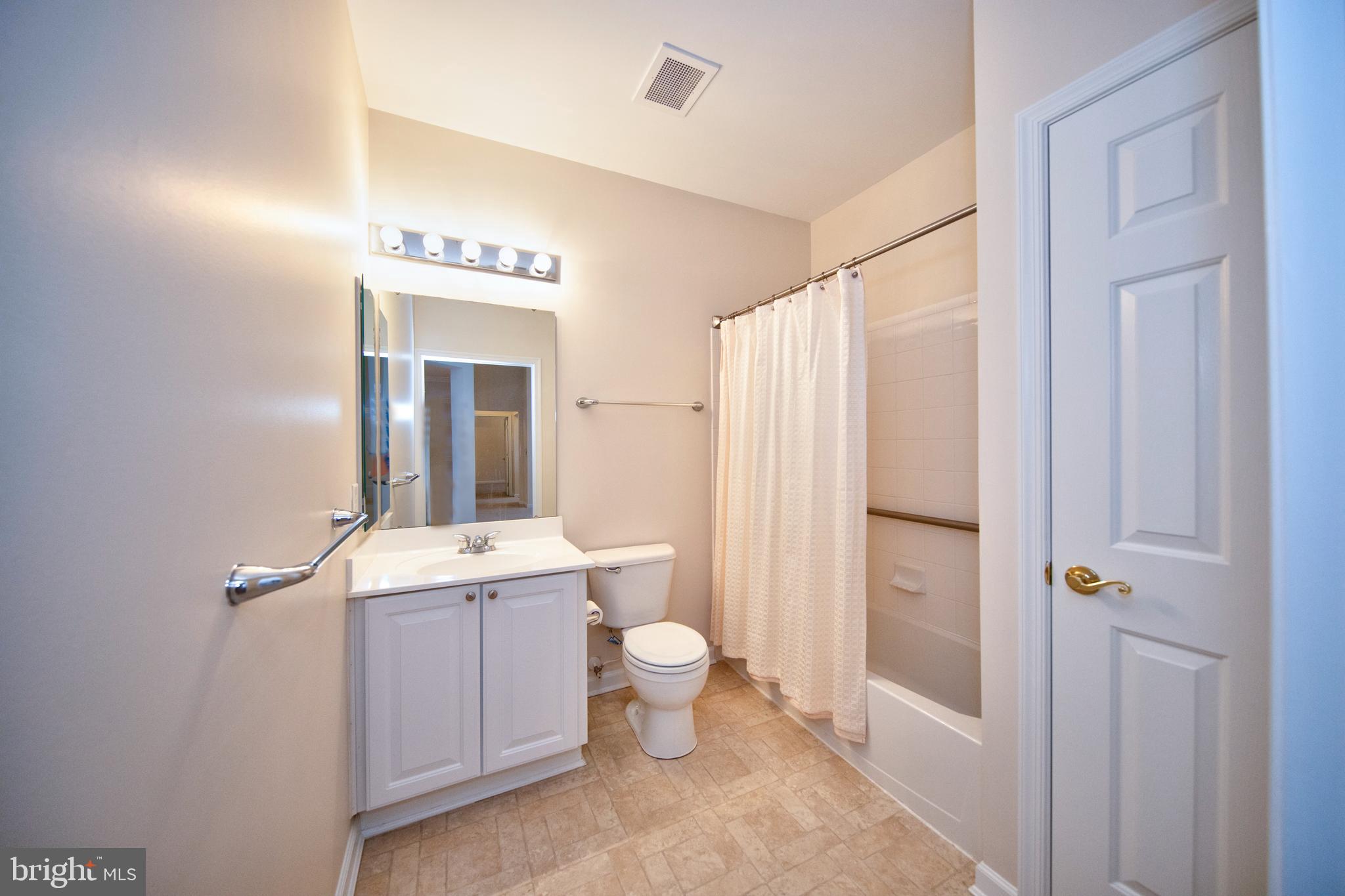 KINGS CROSSING POINT - Residential