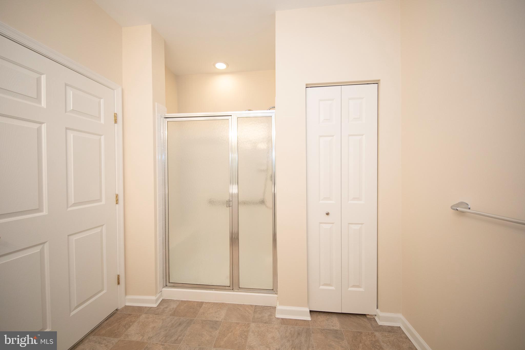 KINGS CROSSING POINT - Residential