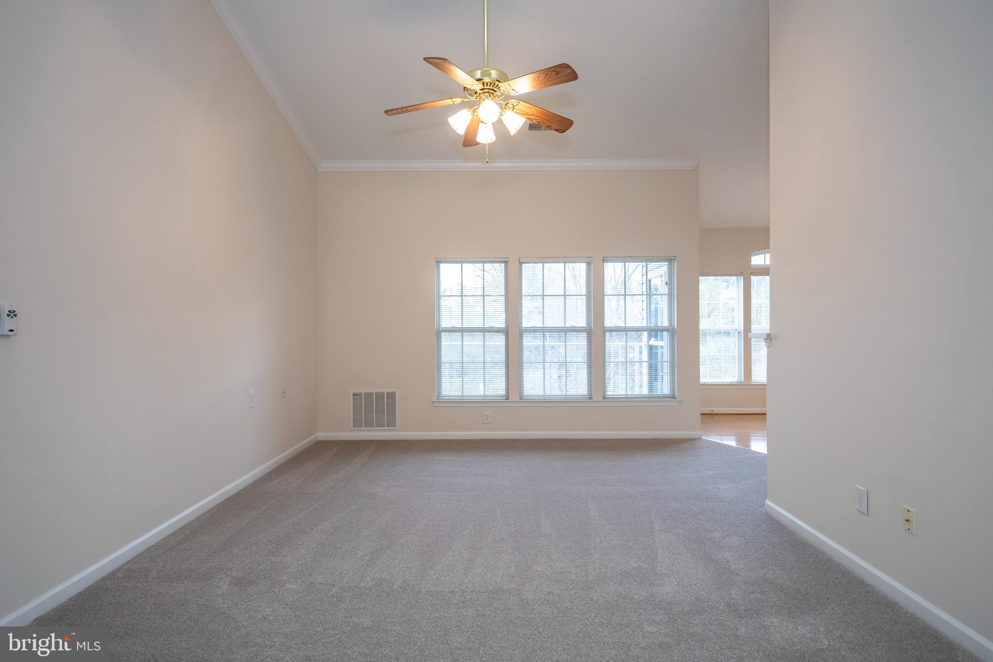 KINGS CROSSING POINT - Residential