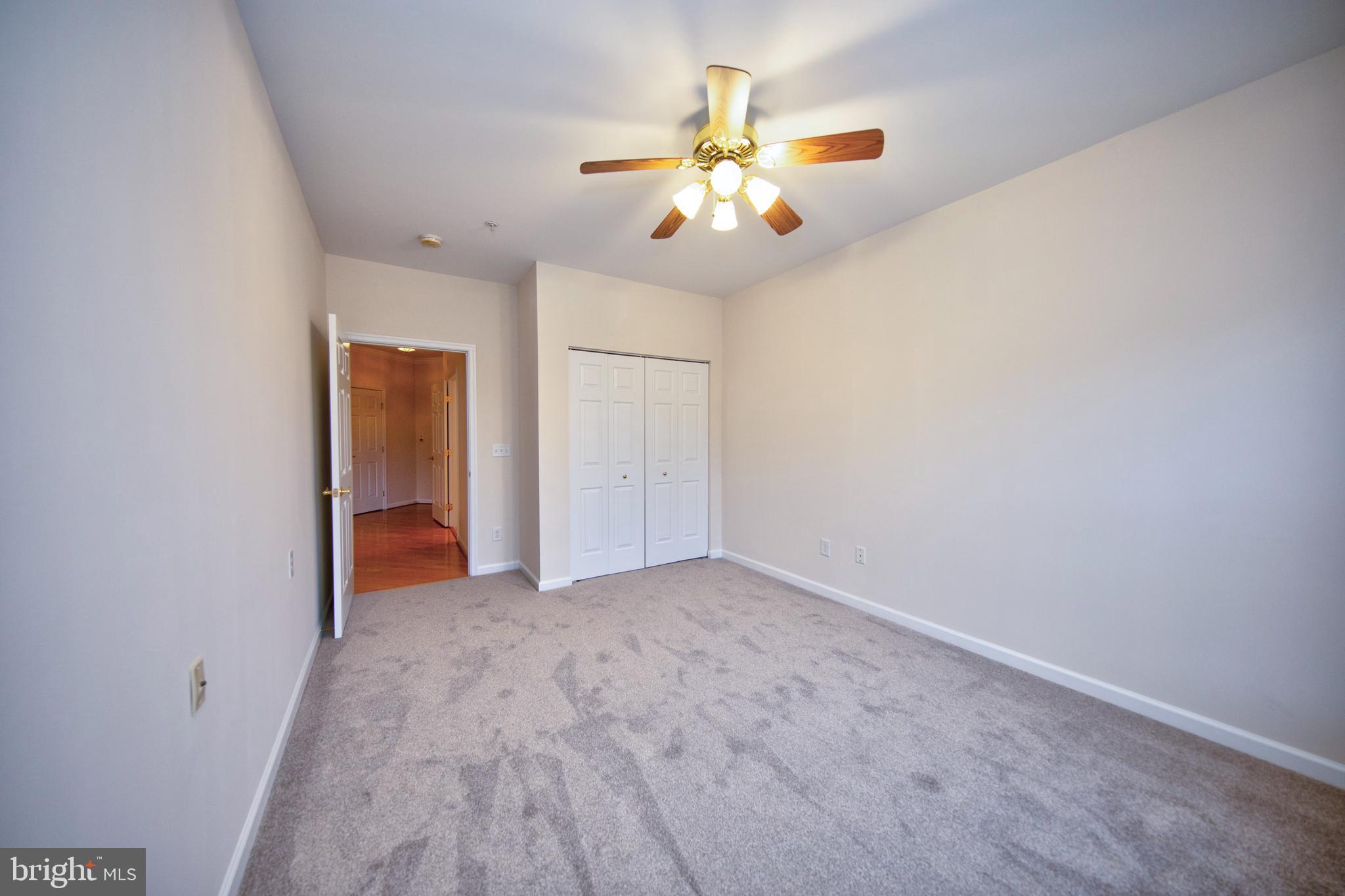 KINGS CROSSING POINT - Residential