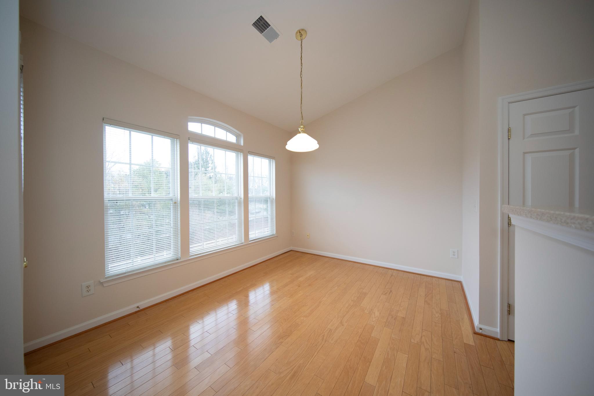 KINGS CROSSING POINT - Residential