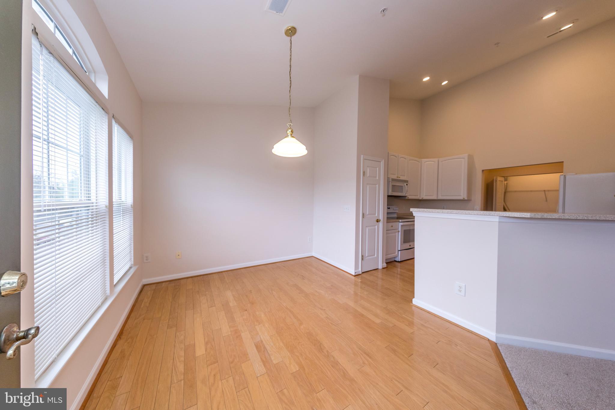 KINGS CROSSING POINT - Residential