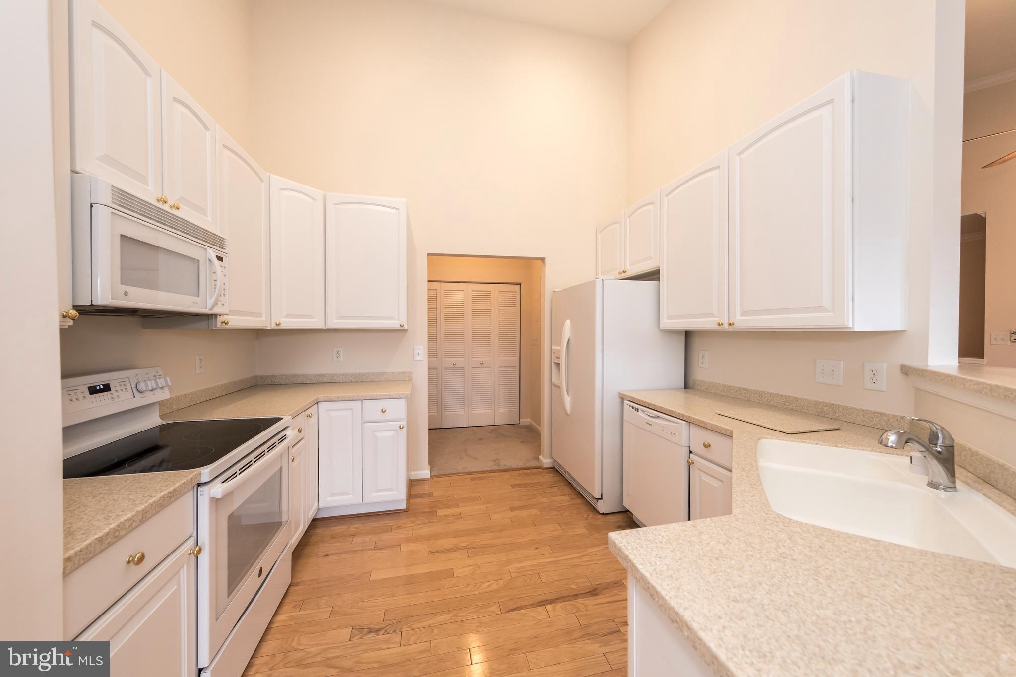 KINGS CROSSING POINT - Residential