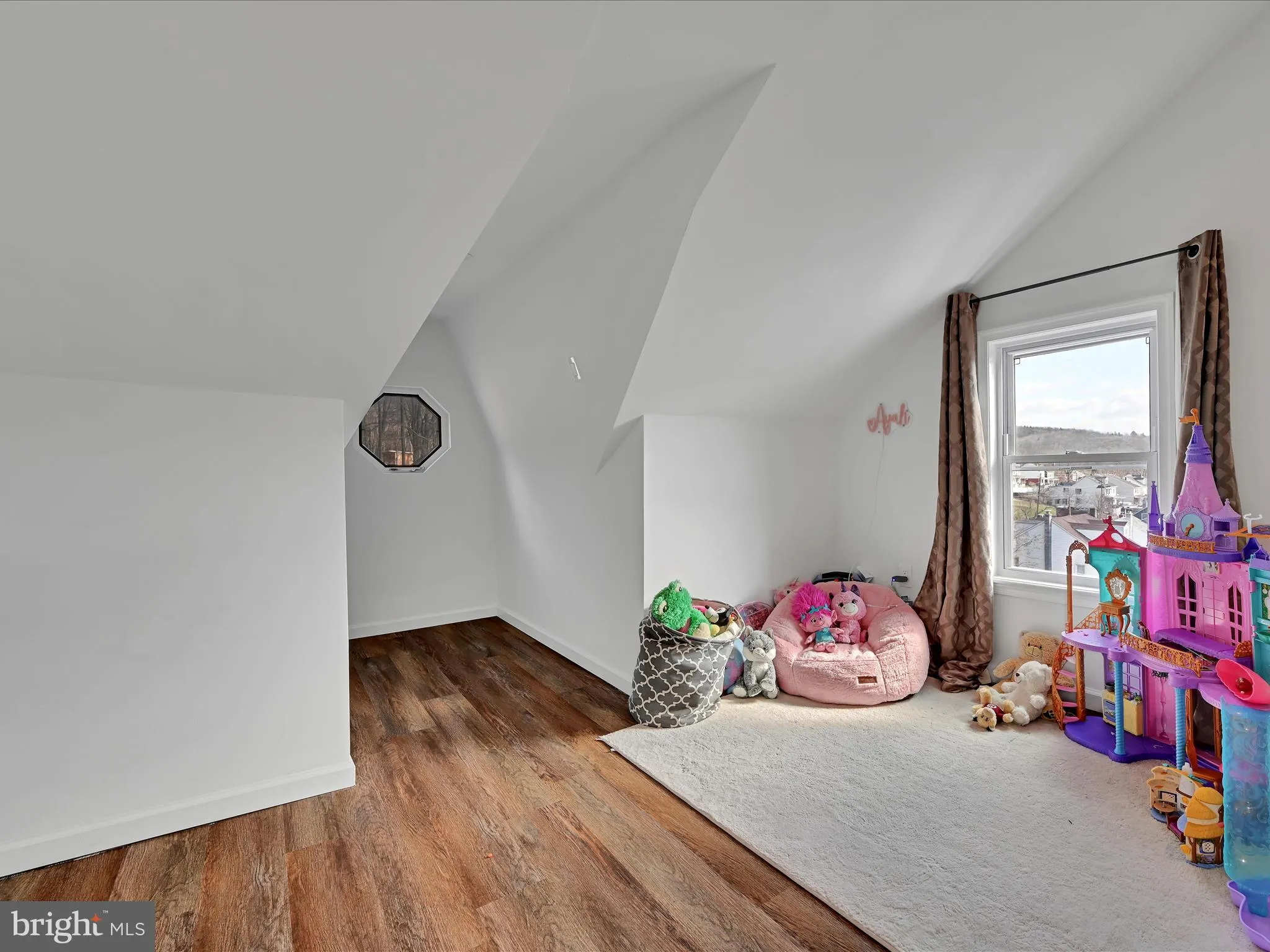 Ashland, Pennsylvania 17921, United States, 3 Bedrooms Bedrooms, ,2 BathroomsBathrooms,Residential,Active,89921