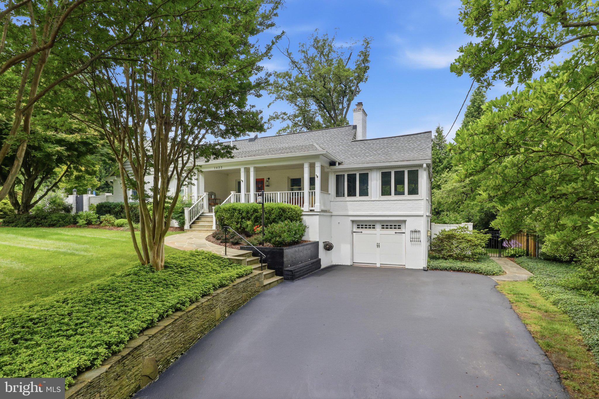 1622 FOREST LANE