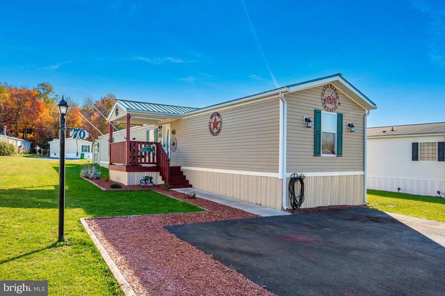 Recently remodeled and ready for a new owner! This 3-bedroom, 2-bath home includes a primary suite with a walk-in closet, barn doors, and en suite bath. You'll find two spacious additional bedrooms, LVP flooring in the living and dining areas, oak cabinets with updated countertops, stainless steel appliances, and an eat-in kitchen. With a new roof, new HVAC system, and more, this home is move-in ready. Willing to sell furnished – contact the listing agent for details.