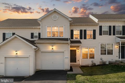 2233 LIVE OAK LANE 2233 YORK PA 17406