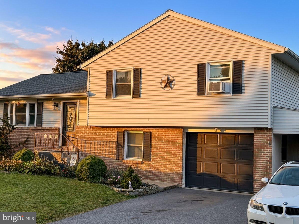 230 HOLIDAY LANE