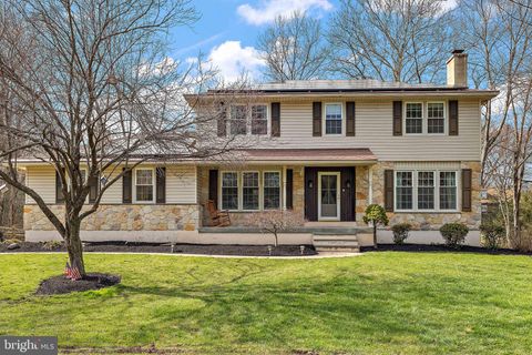 Homes For Sale - 13 Crenshaw Drive<br/> WILMINGTON, DE 19810