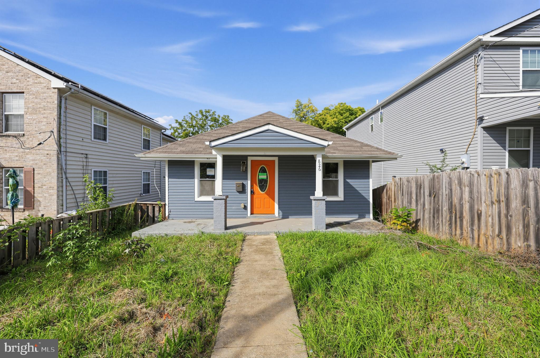 826 46TH STREET NE