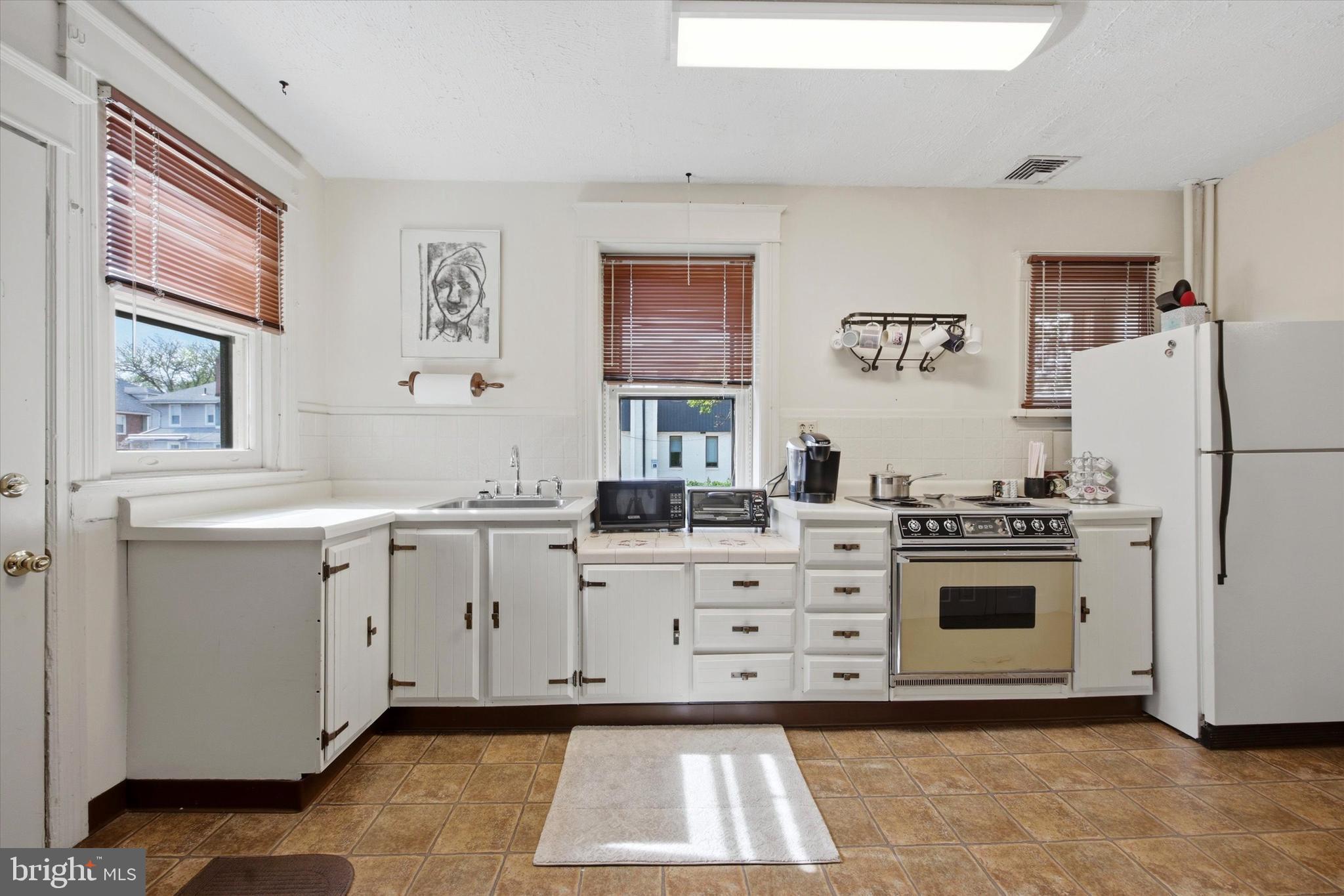 LLANERCH - Residential