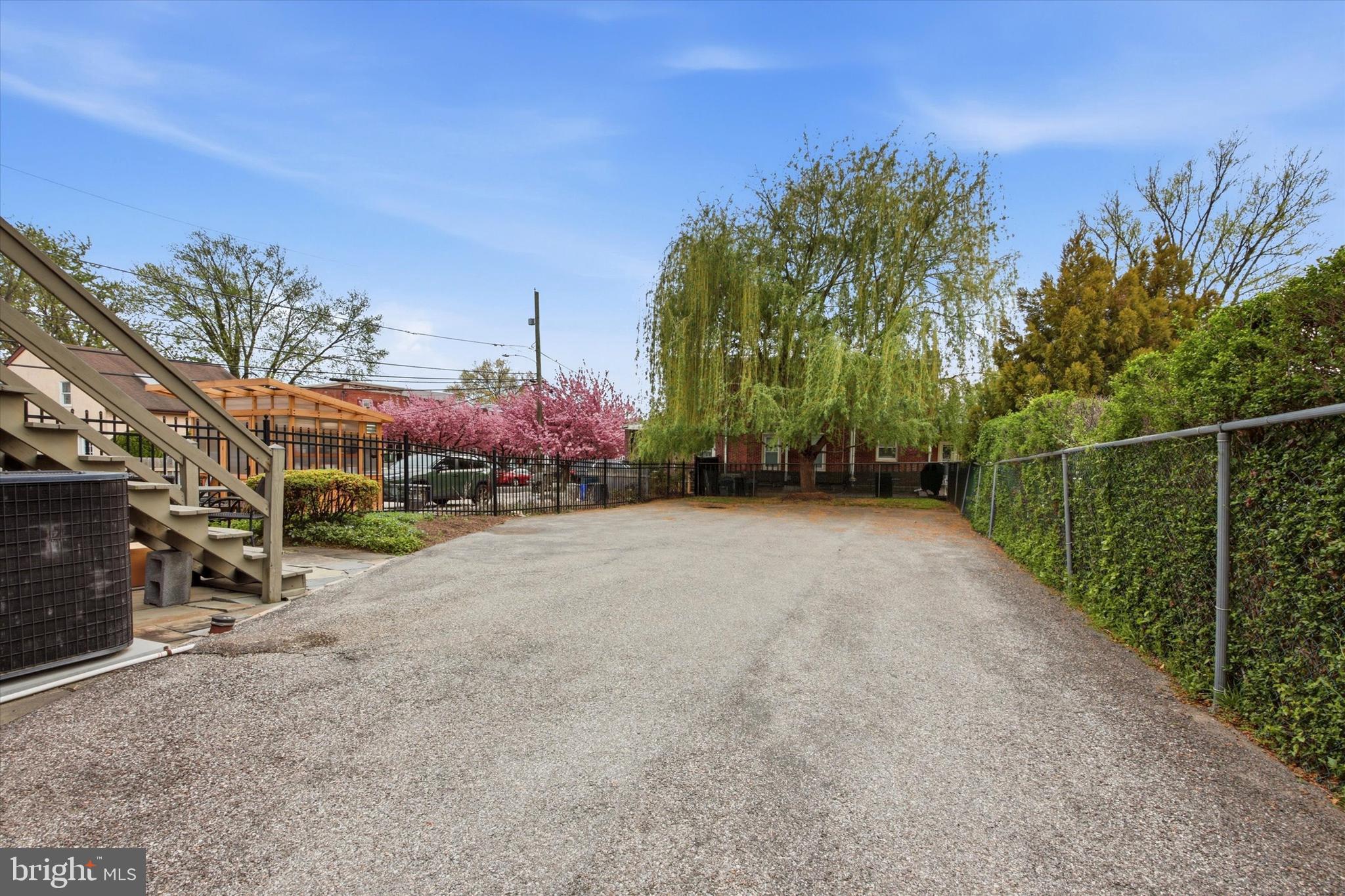 LLANERCH - Residential