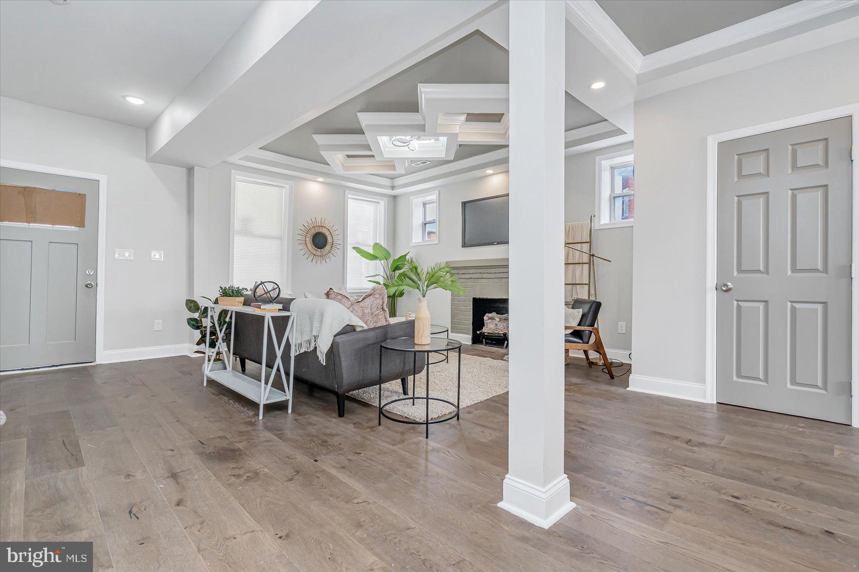 EVERGREEN LAWN - Residential