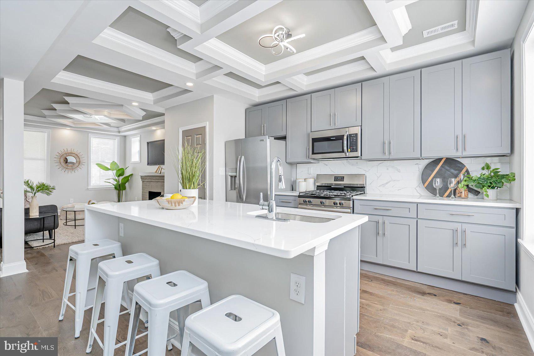 EVERGREEN LAWN - Residential