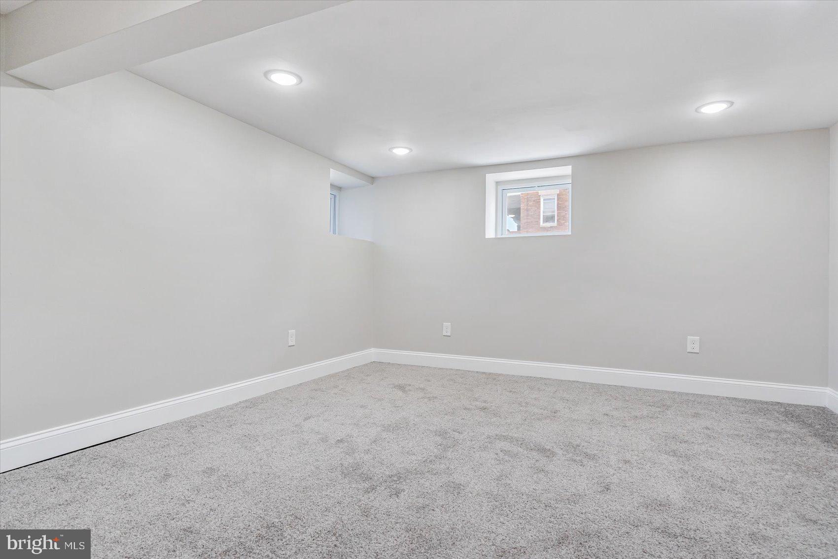 EVERGREEN LAWN - Residential