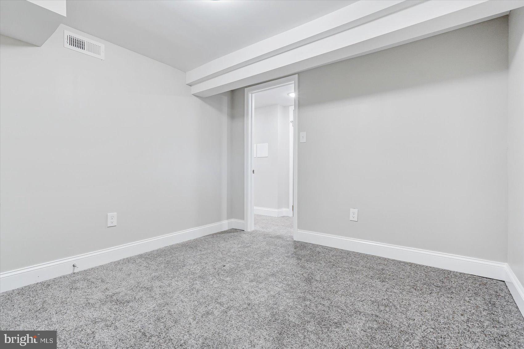 EVERGREEN LAWN - Residential